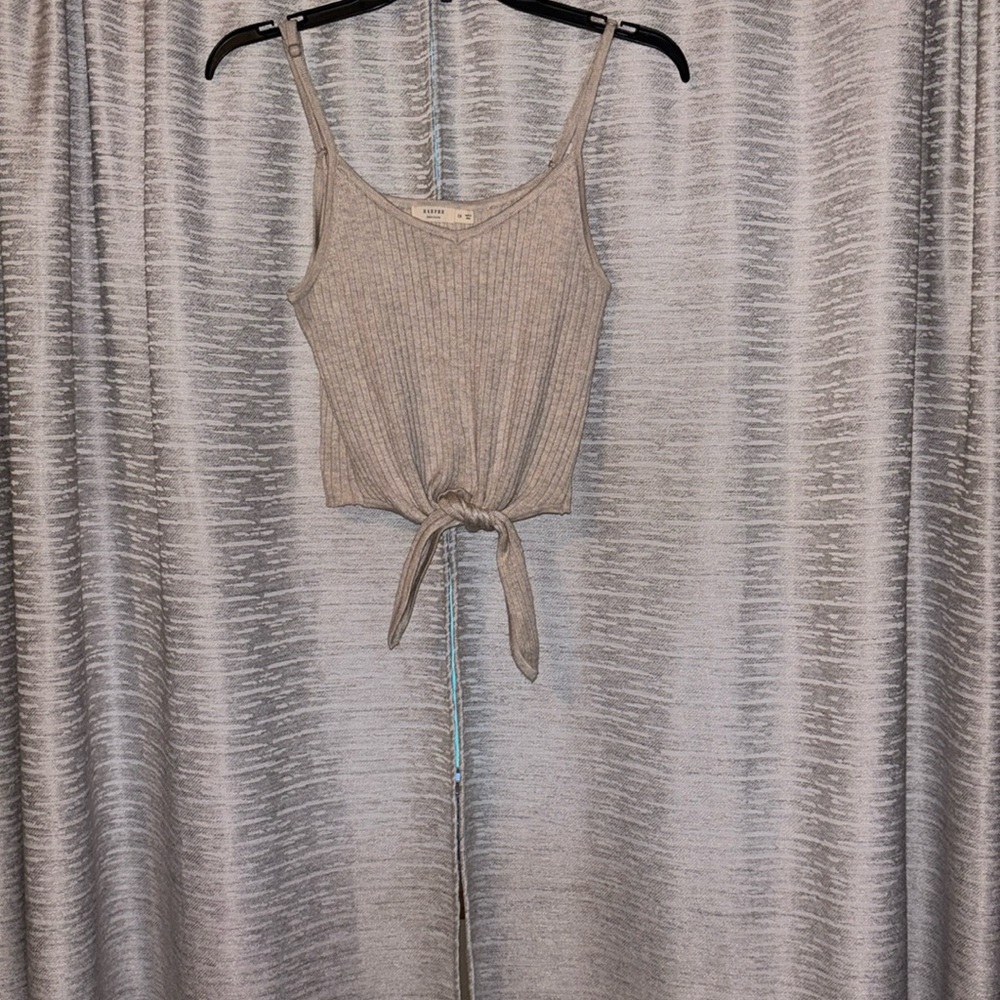 Women’s Ribbed Cropped Tank Top (Francesca’s)